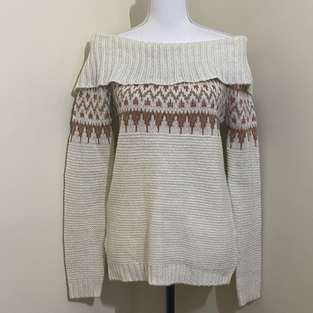 NWT Maurices || Woman’s Colw Sweater size Small